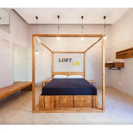 Serafini Loft Apartment *